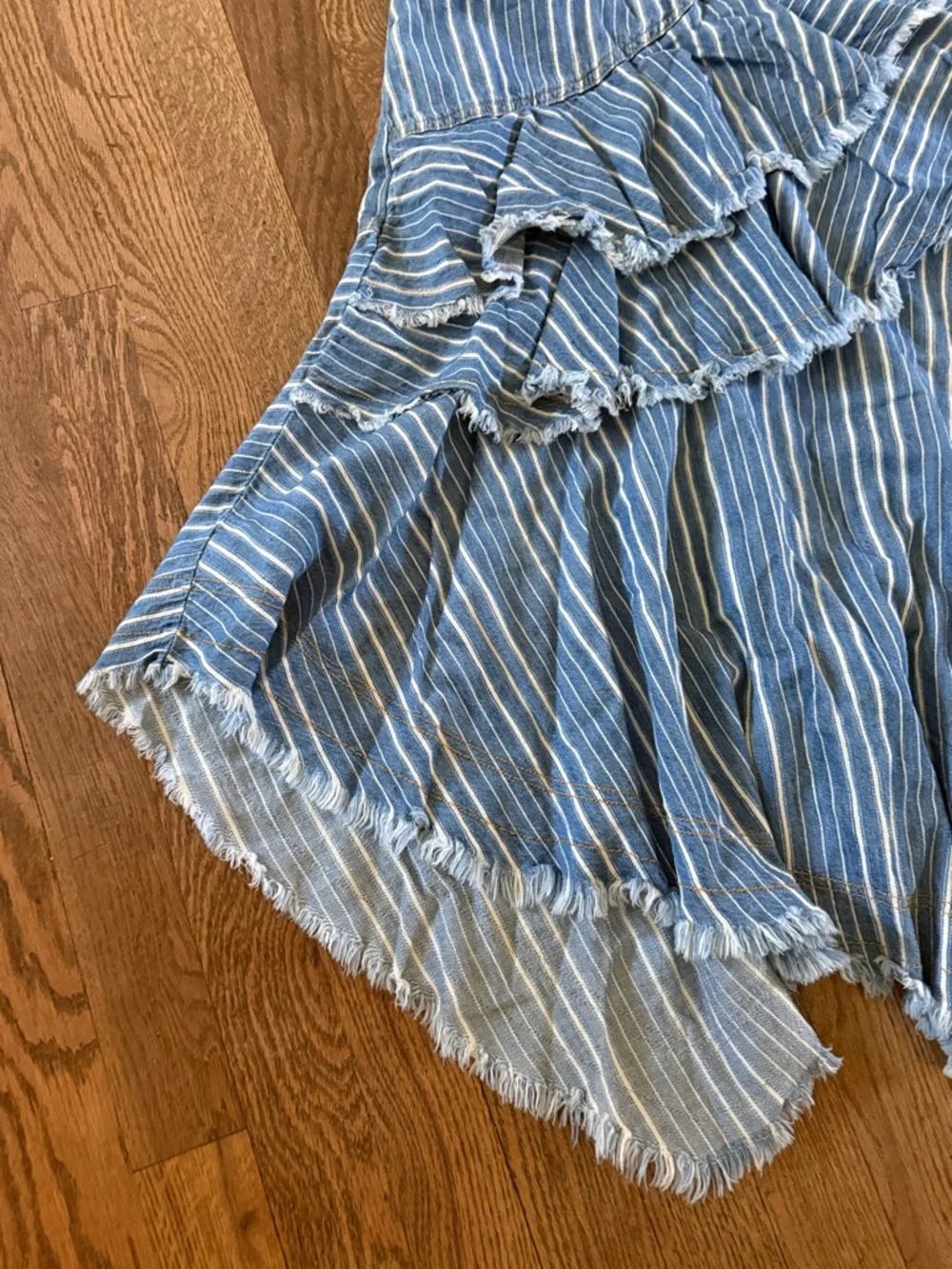 Pilcro Urban Outfitters Striped Asymmetrical Ruffle Skirt in Blue & White Sz 4